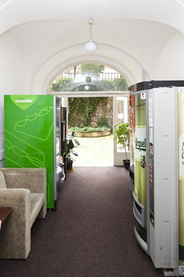 Hostel Hlávkova Praha Exteriér fotografie
