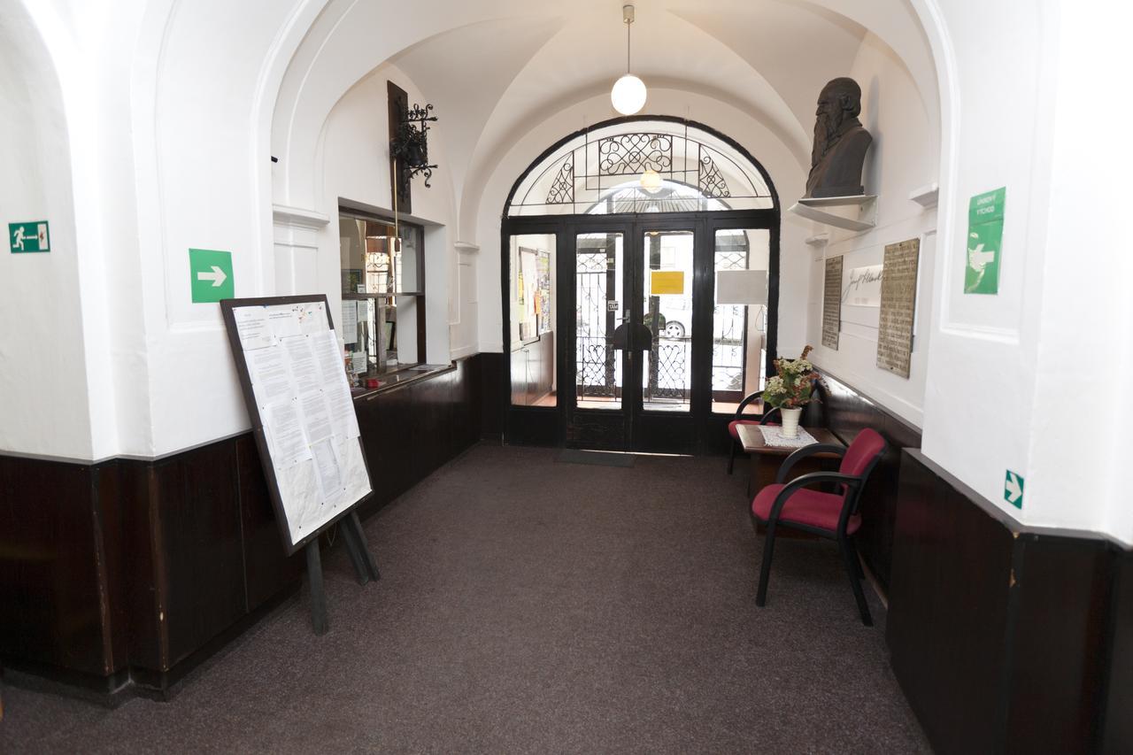 Hostel Hlávkova Praha Exteriér fotografie